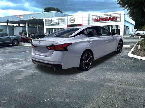 2025 Nissan Altima SR