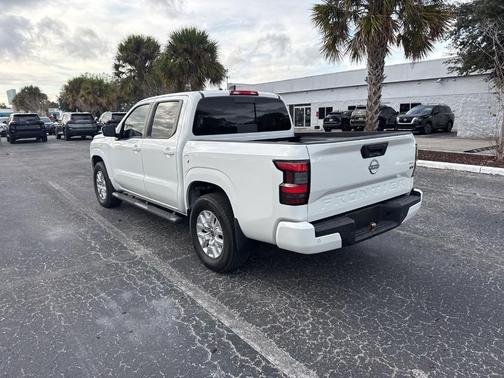 2023 Nissan Frontier SV