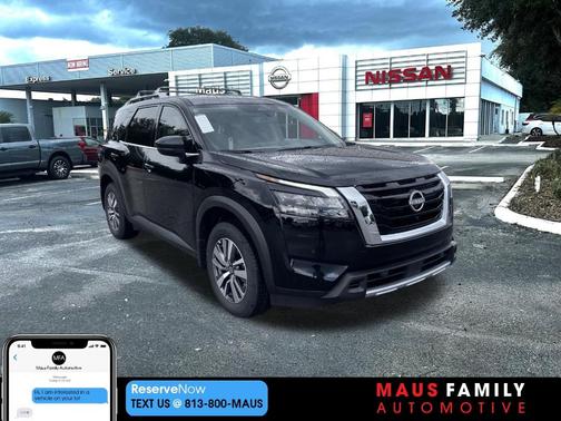 2025 Nissan Pathfinder SL