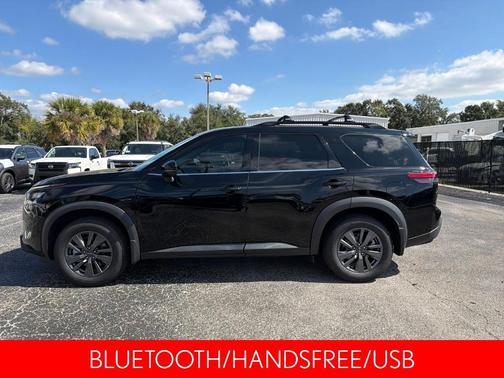 2023 Nissan Pathfinder SV