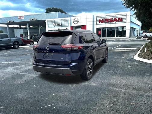 2025 Nissan Rogue SL