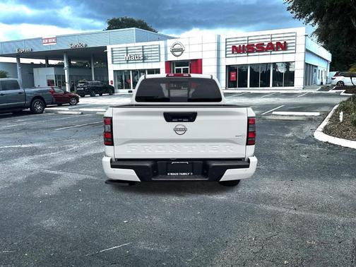 2025 Nissan Frontier SV