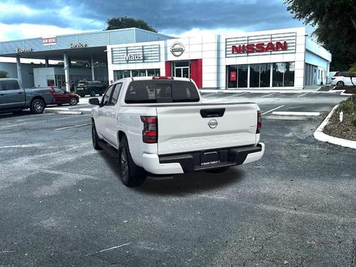 2025 Nissan Frontier SV