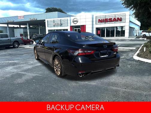 2024 Toyota Camry Hybrid SE