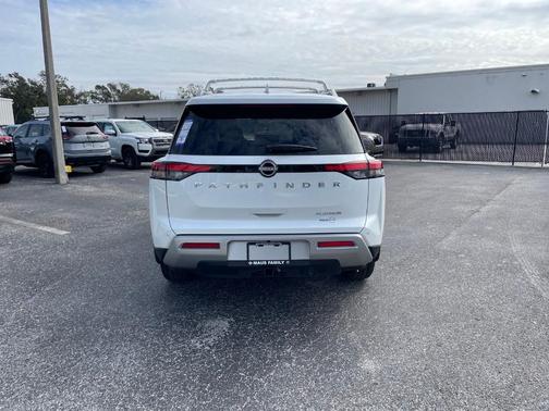 2025 Nissan Pathfinder Platinum