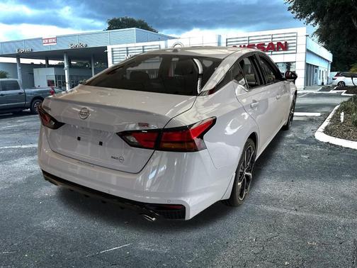 2025 Nissan Altima SR