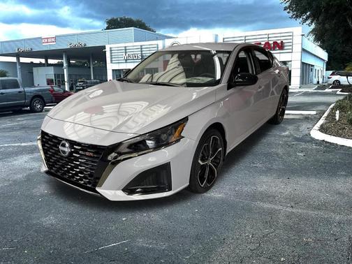 2025 Nissan Altima SR