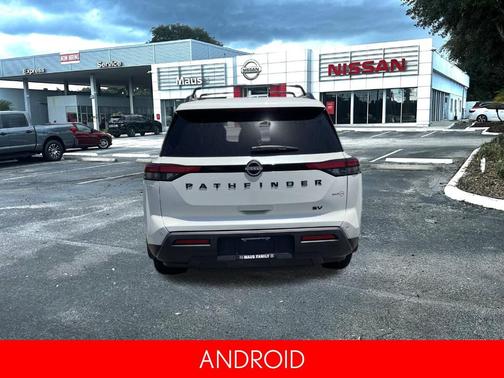 2024 Nissan Pathfinder SV