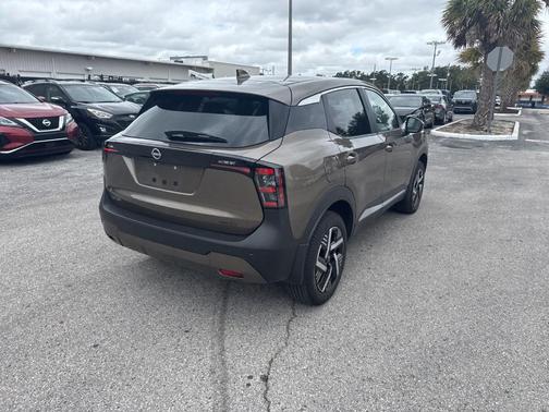 2025 Nissan Kicks SV