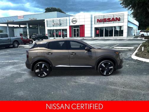 2025 Nissan Kicks SR