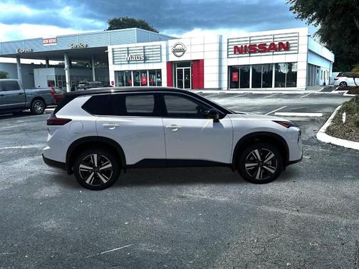 2025 Nissan Rogue SL