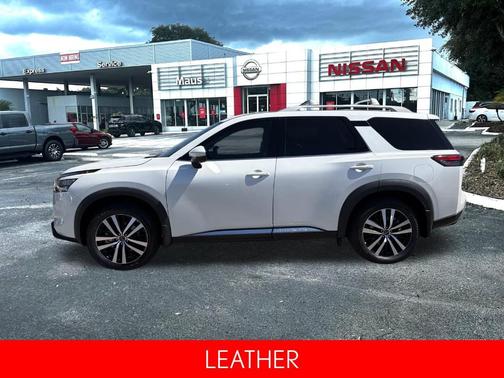2025 Nissan Pathfinder Platinum