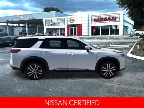 2025 Nissan Pathfinder Platinum