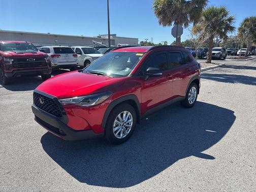 2025 Toyota Corolla Cross LE