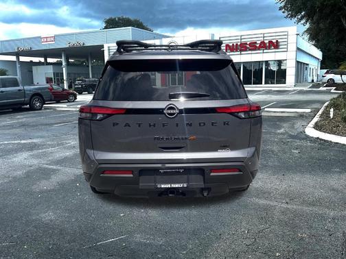 2025 Nissan Pathfinder Rock Creek