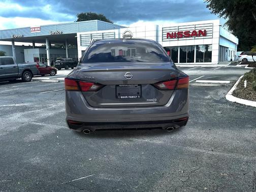 2025 Nissan Altima SR