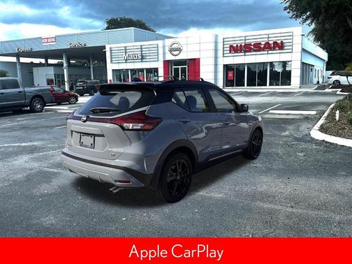 2022 Nissan Kicks SR