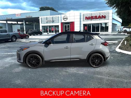 2022 Nissan Kicks SR