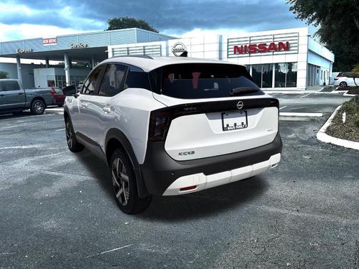 2026 Nissan Kicks SV