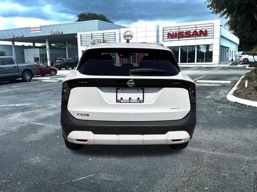2026 Nissan Kicks SV