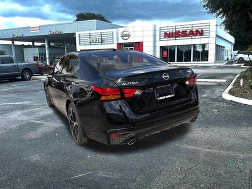 2025 Nissan Altima SR