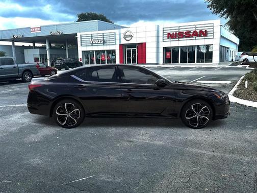 2025 Nissan Altima SR