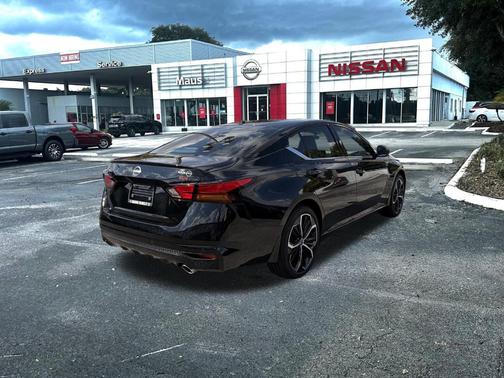 2025 Nissan Altima SR