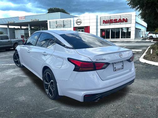 2025 Nissan Altima SR