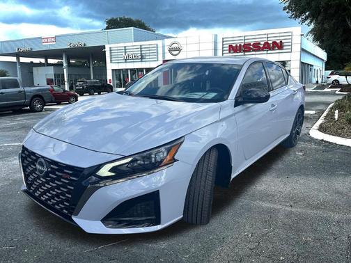 2025 Nissan Altima SR