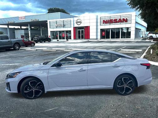 2025 Nissan Altima SR