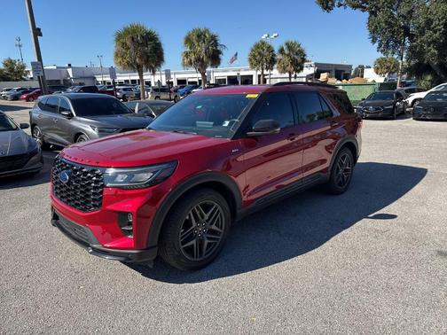 2025 Ford Explorer ST-Line