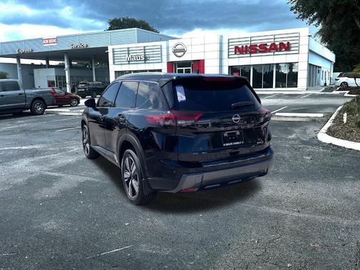 2025 Nissan Rogue SL