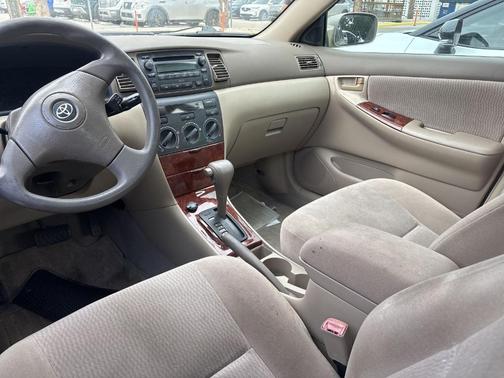2005 Toyota Corolla LE