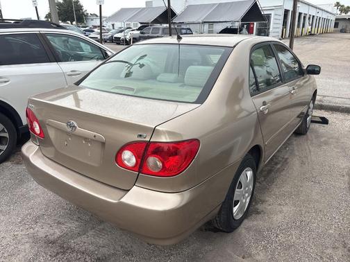2005 Toyota Corolla LE
