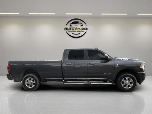 2021 RAM 3500 Big Horn Crew Cab 4x4 8' Box