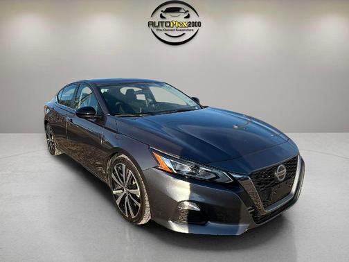 2022 Nissan Altima SR FWD