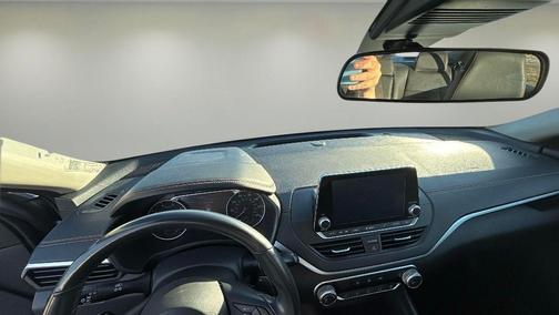 2022 Nissan Altima SR FWD