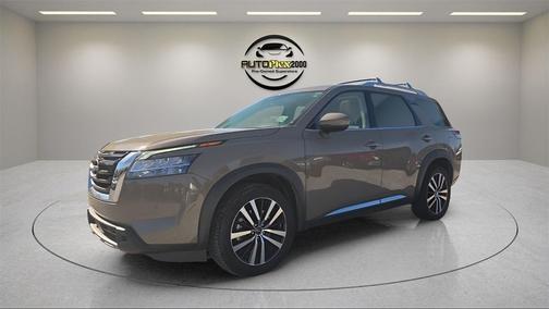 2023 Nissan Pathfinder Platinum FWD