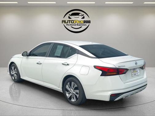 Glacier White 2020 Nissan Altima S FWD