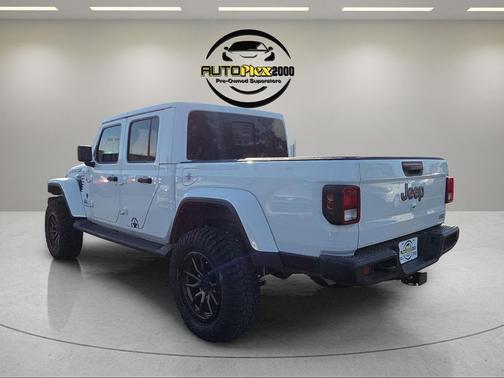 2022 Jeep Gladiator Overland