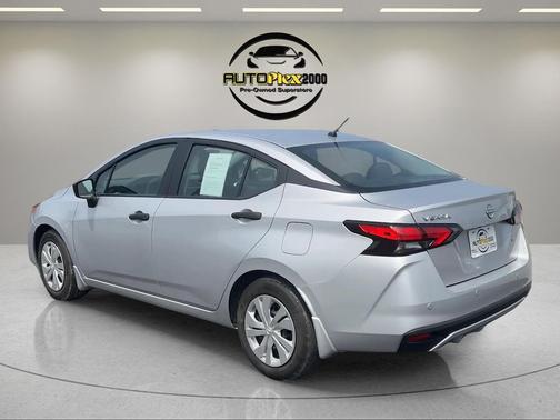 Brilliant Silver Metallic 2024 Nissan Versa 1.6 S