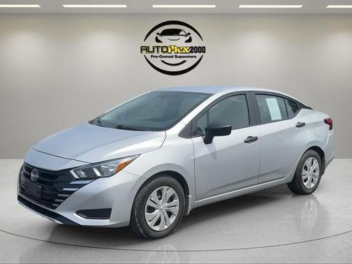Brilliant Silver Metallic 2024 Nissan Versa 1.6 S