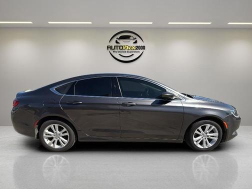 Granite Crystal Metallic Clearcoat 2015 Chrysler 200 Limited