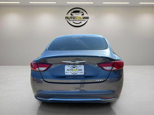 Granite Crystal Metallic Clearcoat 2015 Chrysler 200 Limited
