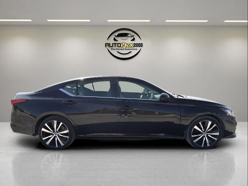 2022 Nissan Altima SR FWD