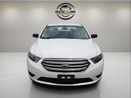 2017 Ford Taurus SE