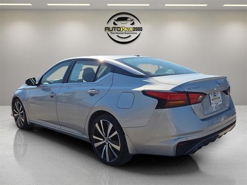 2020 Nissan Altima SR FWD