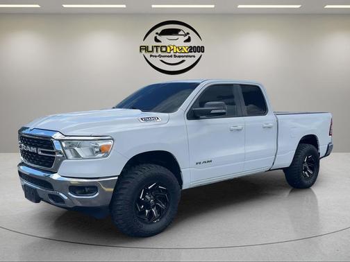 Bright White Clearcoat 2022 RAM 1500 Big Horn/Lone Star