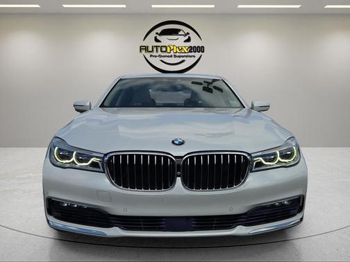 2017 BMW 750 I