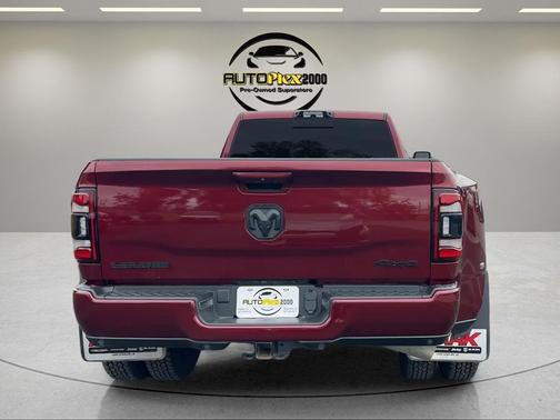Delmonico Red Pearlcoat 2024 RAM 3500 Laramie Crew Cab 4x4 8' Box